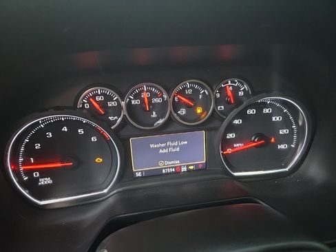 Used 2021 Chevrolet Suburban Z71 w/ Rear Media and Nav Package AWD/4WD image 11