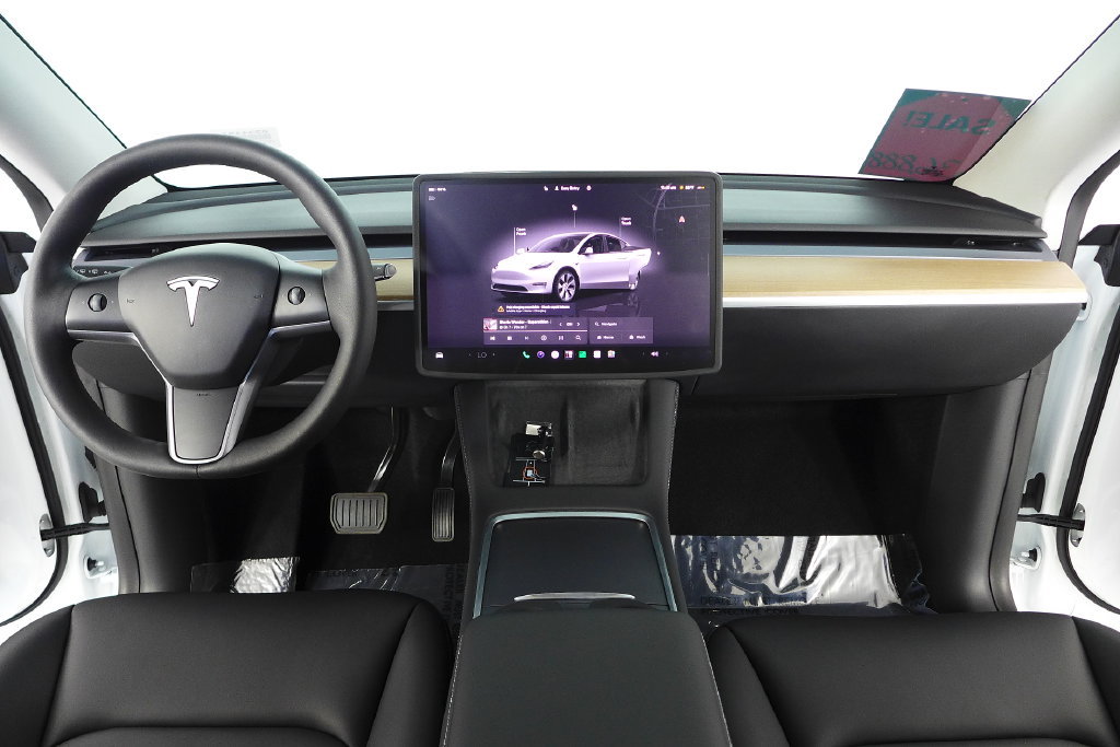 Used 2023 Tesla Model Y Long Range AWD/4WD image 25