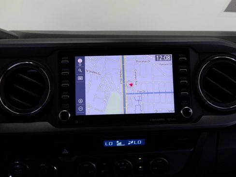 Used 2023 Toyota Tacoma TRD Sport image 31