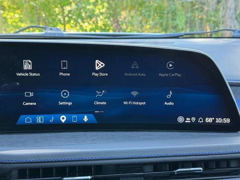 Used 2025 Cadillac XT4 Sport AWD/4WD image 31