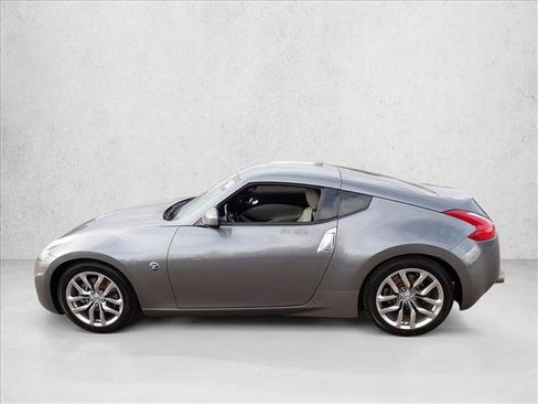 Used 2014 Nissan 370Z Touring w/ Navigation Package RWD image 2