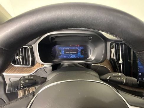 Used 2023 Volvo XC60 B5 Plus w/ Protection Package Premier FWD image 21