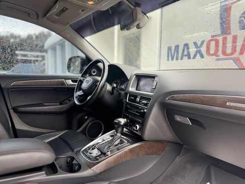 Used 2017 Audi Q5 2.0T Premium Plus w/ Technology Package image 39