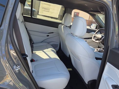 New 2026 Jeep Cherokee Limited image 14