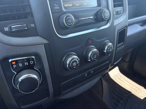 Used 2015 RAM 1500 Express RWD image 17