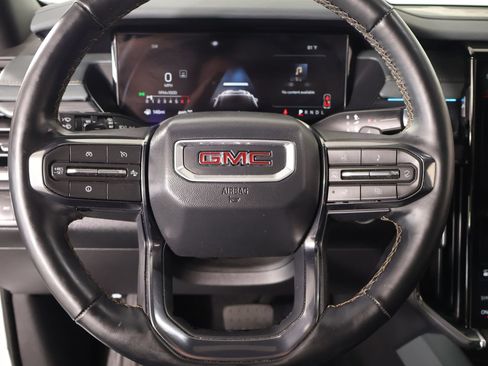 Used 2025 GMC Acadia AT4 AWD/4WD image 3