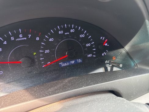 Used 2010 Toyota Camry LE image 4