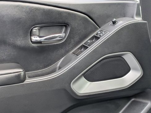 Certified 2025 Nissan Frontier SV w/ SV Convenience Package image 14