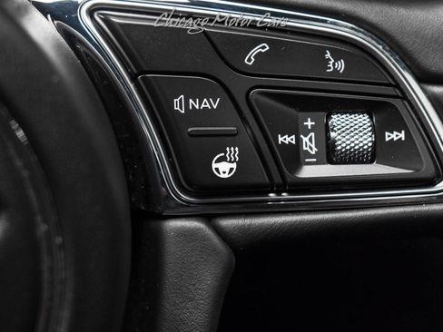 Used 2017 Bentley Bentayga AWD/4WD image 10