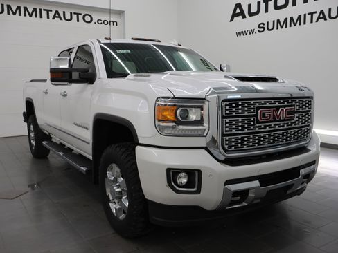 Used 2019 GMC Sierra 3500 Denali w/ Duramax Plus Package AWD/4WD image 2