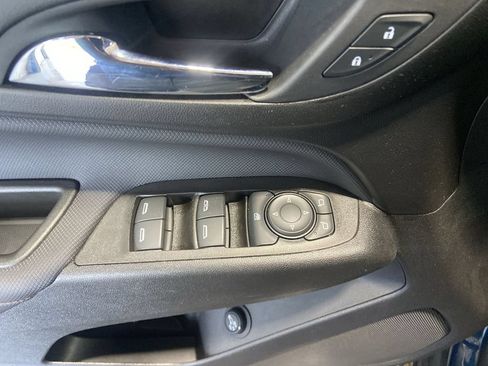 Used 2023 Chevrolet Equinox RS AWD/4WD image 22