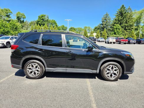 Certified 2024 Subaru Forester Premium AWD/4WD image 6