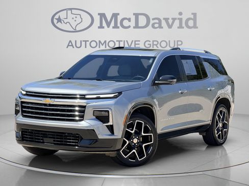 Used 2025 Chevrolet Traverse High Country w/ LPO, Floor Liner Package AWD/4WD image 2