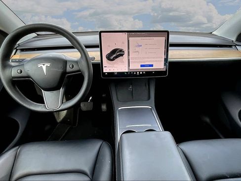 Used 2023 Tesla Model Y Long Range AWD/4WD image 7