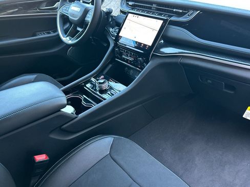 New 2023 Jeep Grand Cherokee Trailhawk AWD/4WD image 15