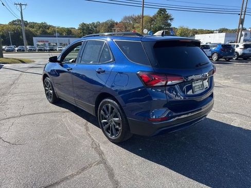 Used 2022 Chevrolet Equinox RS w/ Infotainment Package AWD/4WD image 5