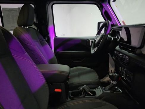 Used 2025 Jeep Wrangler Unlimited Sahara w/ Safety Group image 20