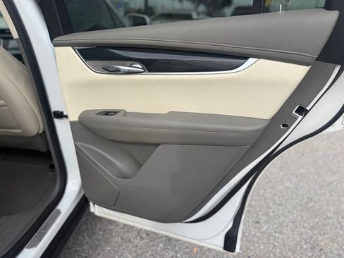 Used 2020 Cadillac XT6 Premium Luxury image 24