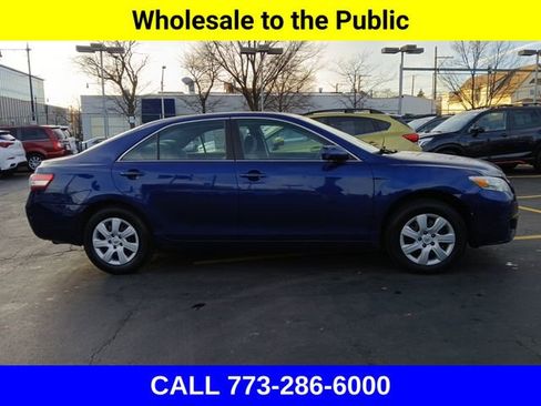 Used 2010 Toyota Camry image 3