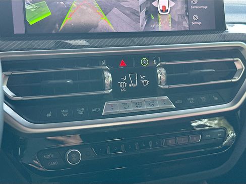 Certified 2024 BMW X4 M40i w/ Premium Package image 16