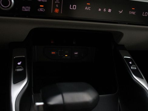 Used 2025 Kia Sorento S FWD image 17