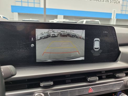 Used 2025 Kia Telluride S AWD/4WD image 18