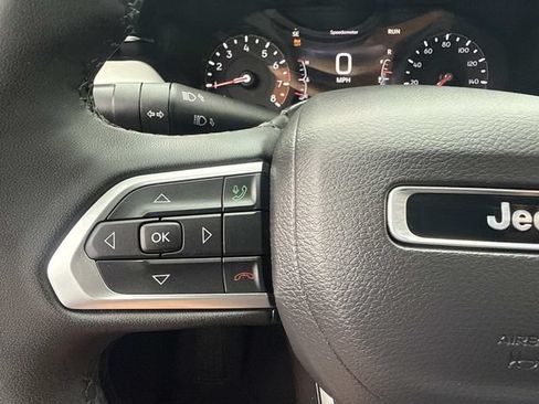 Used 2025 Jeep Compass Limited AWD/4WD image 32