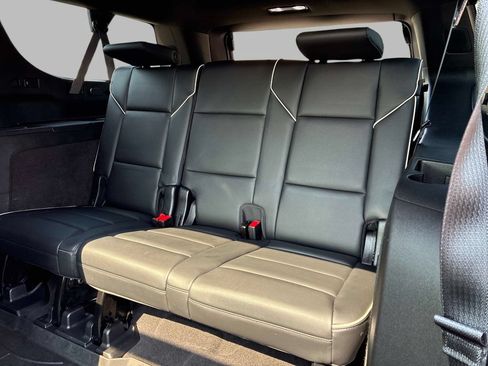 Used 2024 Cadillac Escalade ESV Premium Luxury AWD/4WD image 20