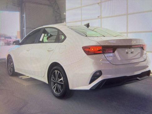 Used 2024 Kia Forte LXS FWD image 3