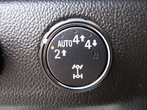 Used 2020 Chevrolet Colorado LT w/ Safety Package AWD/4WD image 13