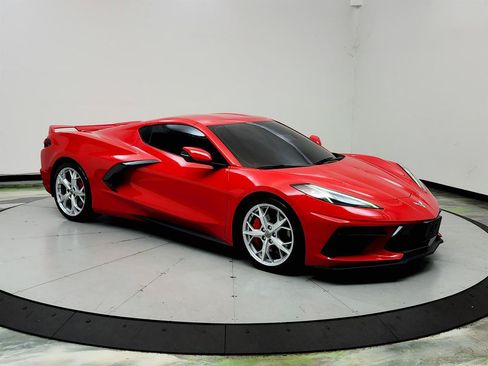 Used 2021 Chevrolet Corvette Stingray Premium Cpe w/ Z51 Performance Package RWD image 3