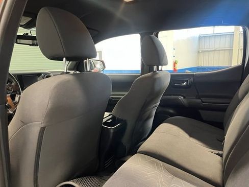 Used 2017 Toyota Tacoma TRD Sport w/ Tow Package AWD/4WD image 17