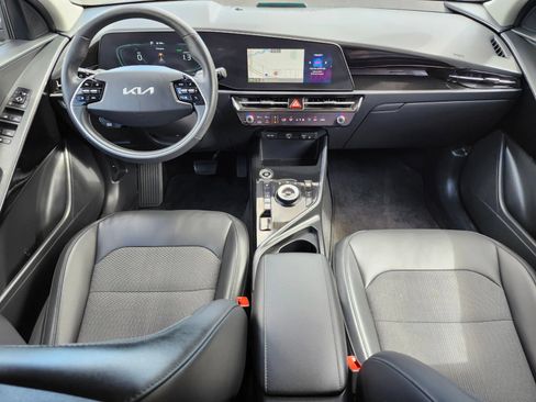 Used 2023 Kia Niro EX w/ EX Cold Weather Package FWD image 11