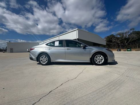 Used 2025 Toyota Camry LE w/ Convenience Package image 2