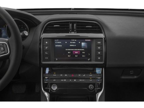 Used 2019 Jaguar XE Premium RWD image 60