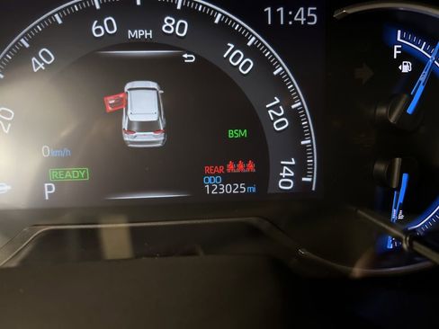 Used 2021 Toyota RAV4 Limited image 24