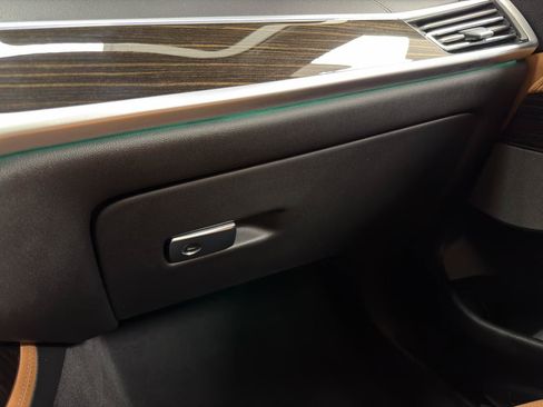 Used 2021 BMW X7 xDrive40i w/ M Sport Package AWD/4WD image 24