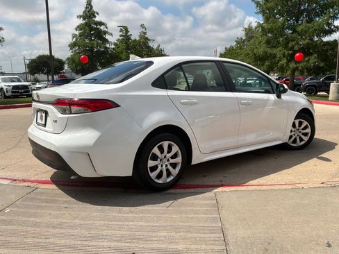 Used 2025 Toyota Corolla LE FWD image 6