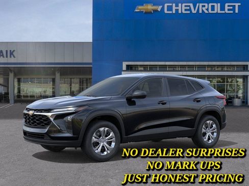 New 2026 Chevrolet Trax LS FWD image 2