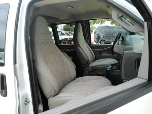 Used 2025 Chevrolet Express 3500 LT w/ LT Preferred Equipment Group RWD image 20