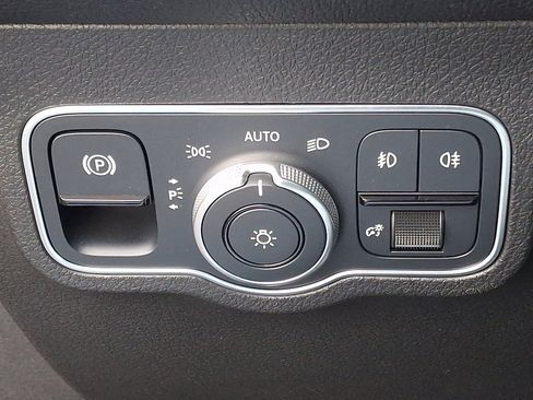 Certified 2022 Mercedes-Benz GLB 250 4MATIC image 25