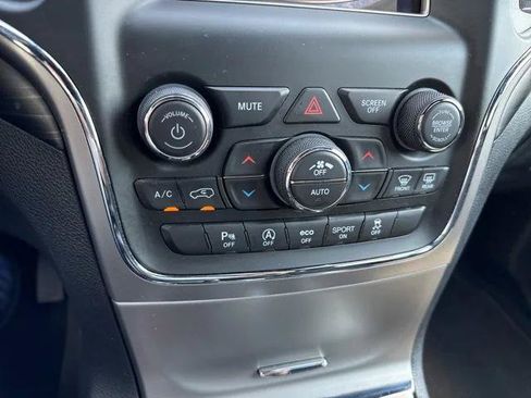 Certified 2021 Jeep Grand Cherokee Laredo AWD/4WD image 14