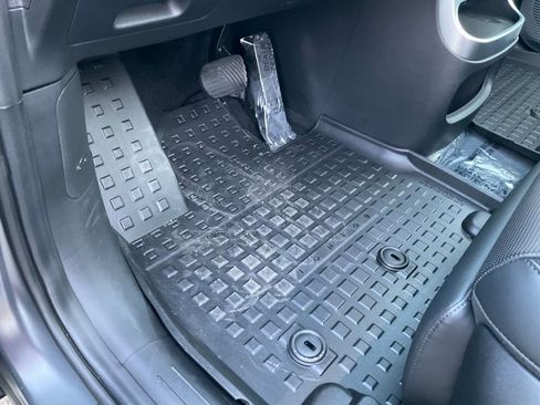 Used 2026 Hyundai Ioniq 9 Limited image 22