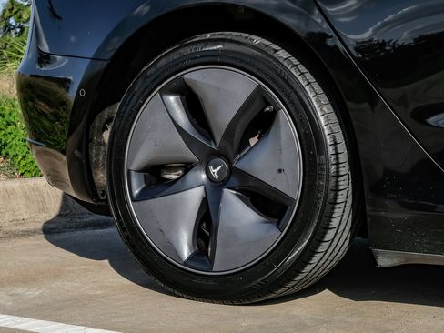 Used 2019 Tesla Model 3 Standard Range Plus RWD image 45