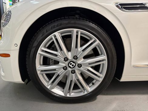 Used 2023 Bentley Flying Spur V8 AWD/4WD image 13