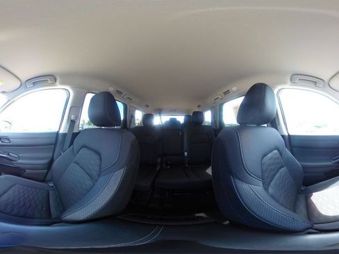 Used 2025 Nissan Pathfinder SV AWD/4WD image 43
