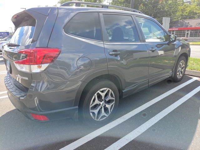 Used 2022 Subaru Forester Premium AWD/4WD image 13