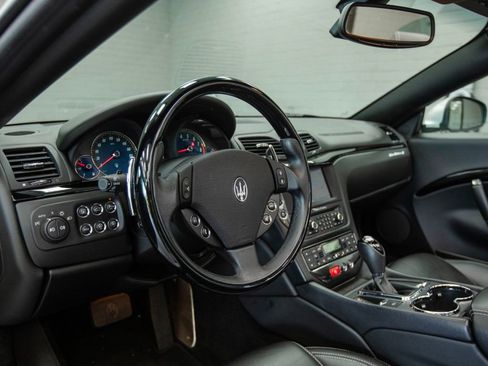 Used 2013 Maserati GranTurismo Convertible RWD image 18