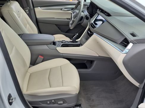 Certified 2023 Cadillac XT5 Premium Luxury w/ LPO, Floor Liner Package AWD/4WD image 27