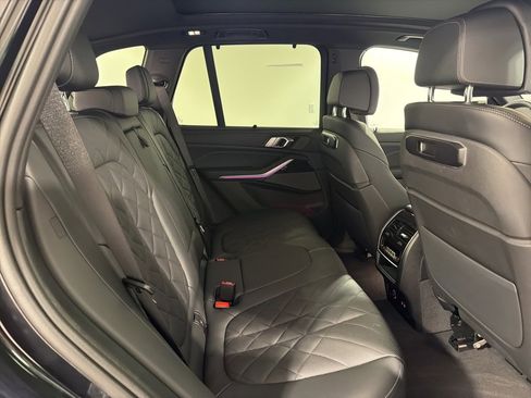 Used 2025 BMW X5 M60i w/ Climate Comfort Package image 28